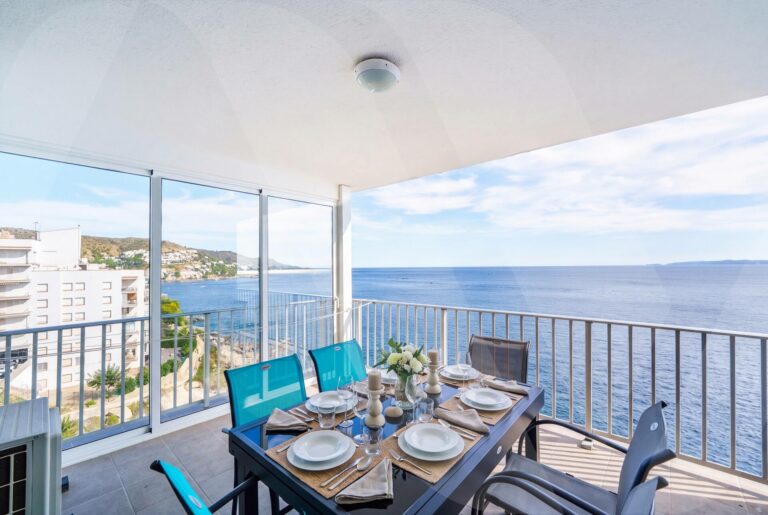 Appartement Vue Mer Panoramique à Roses - Welhomy - photo 1