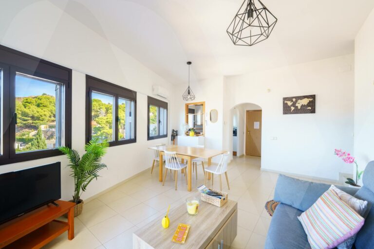 Maison Vue Mer à Roses - Welhomy - photo 5