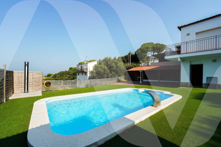 RDC Villa avec Piscine à Vidreres - Welhomy - photo 6