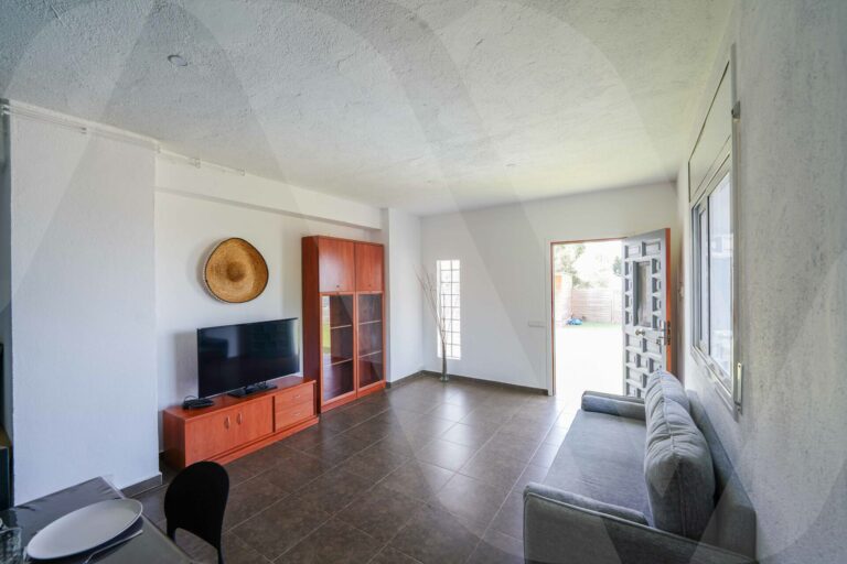RDC Villa avec Piscine à Vidreres - Welhomy - photo 21